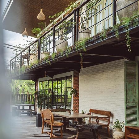 White Penny Hostel سمينياك المظهر الخارجي الصورة