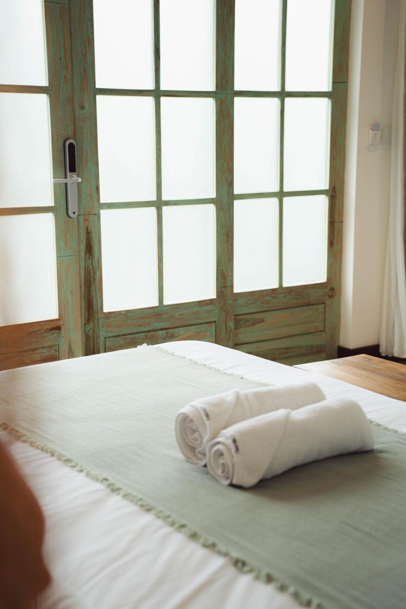White Penny Hostel سمينياك المظهر الخارجي الصورة